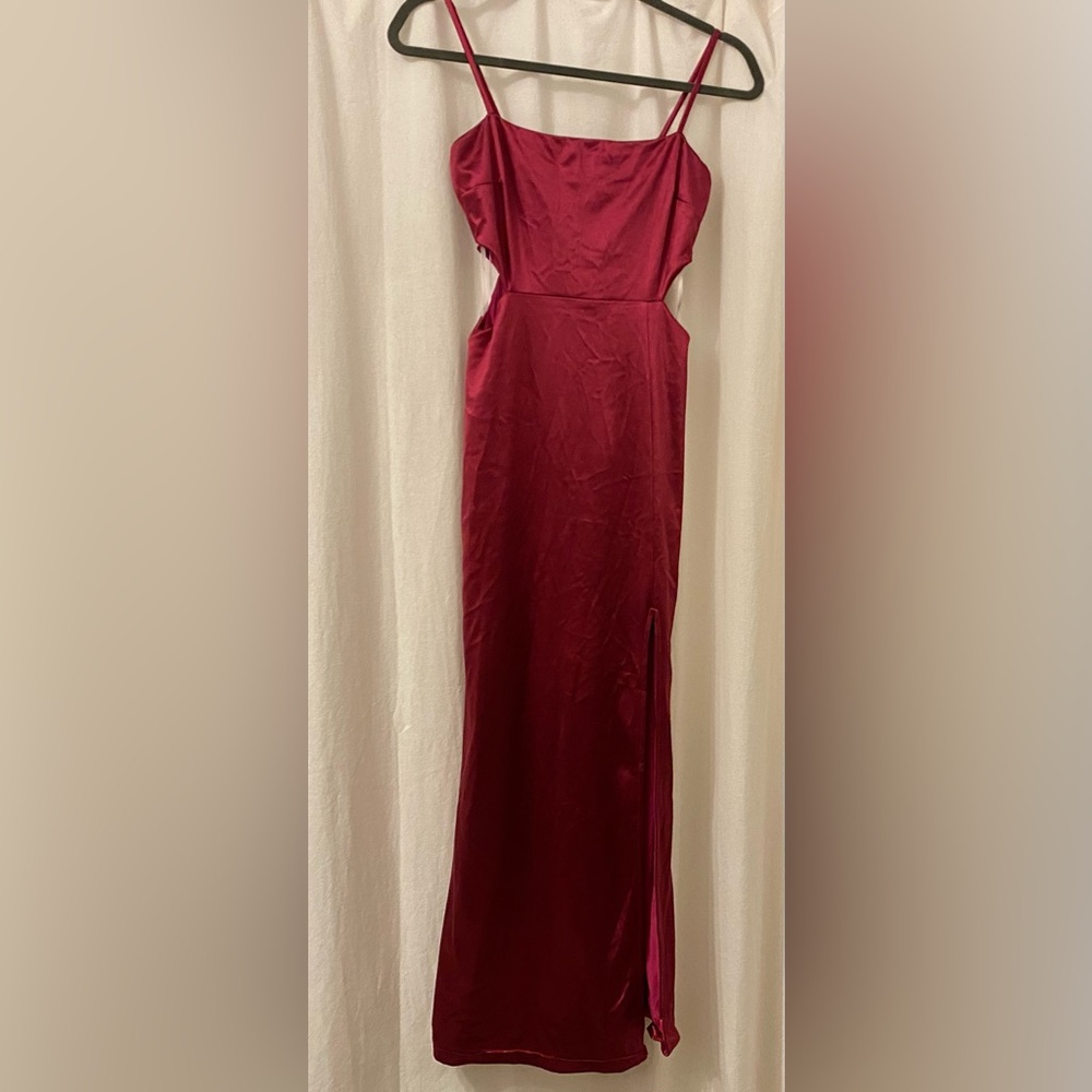 Lulu’s Magenta Satin Maxi Dress. Sexy and pretty dress.